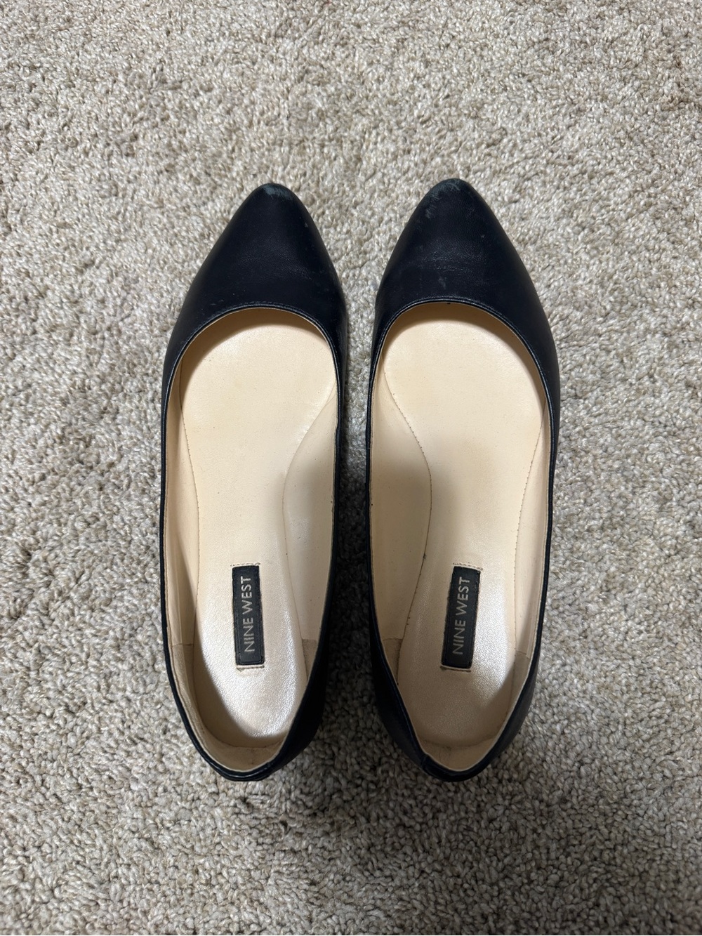 7.5 Nine West Women's Black Pointed Almond Toe Flats with box - Picture 7 of 7